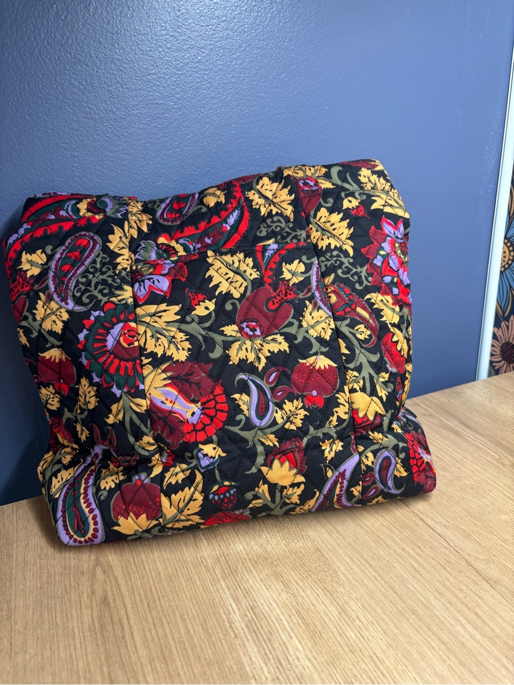 Vera Bradley Midnight Garden Paisley 
14”x12”x4” Tote